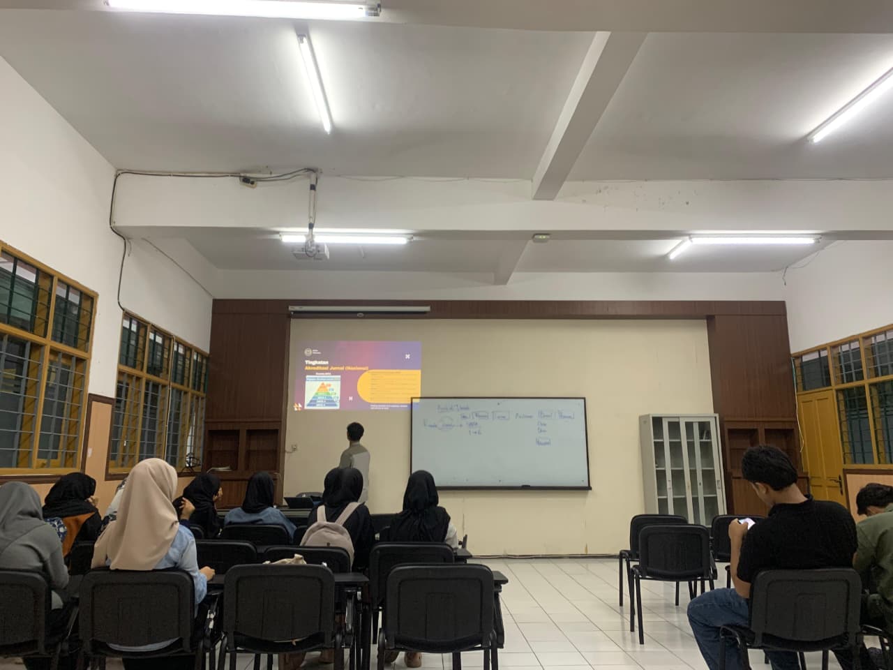 KELAS LITERASI CHONDRO: Ketika Hujan Tak Mampu Redam Semangat Kader Chondrodimuko